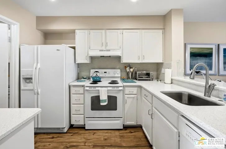805 E Arenas Road, Palm Springs, California 92262