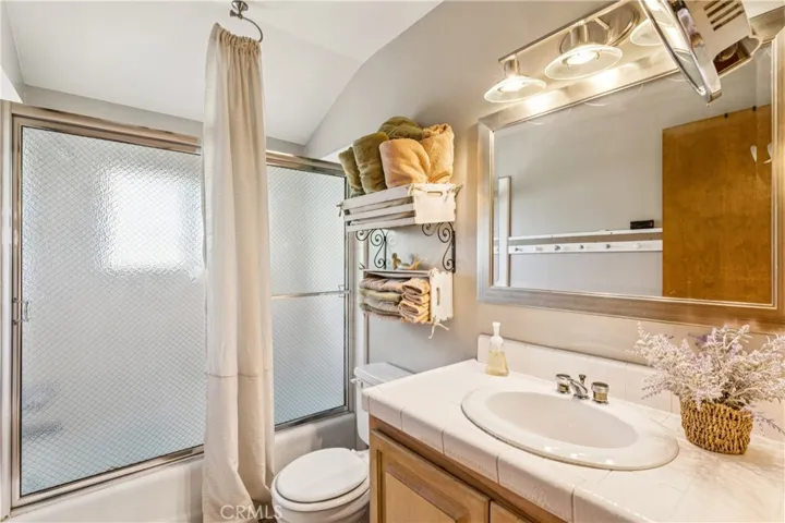 Upper Bathroom