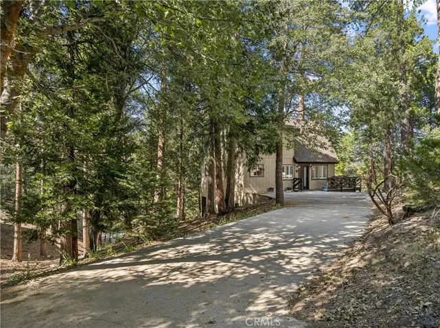 Driveway with parking for multiple cars