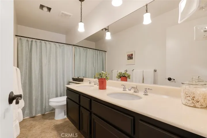 21125 Lassen Street 2, Chatsworth, California 91311