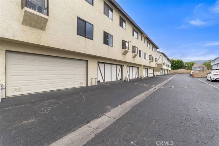 21125 Lassen Street 2, Chatsworth, California 91311
