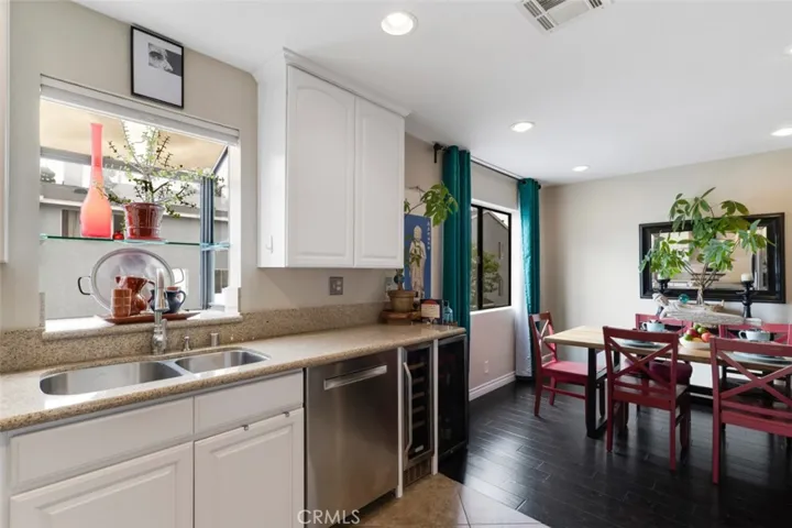 21125 Lassen Street 2, Chatsworth, California 91311