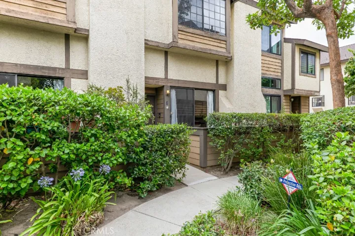 21125 Lassen Street 2, Chatsworth, California 91311