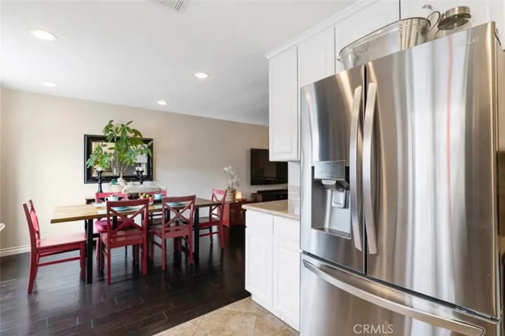 21125 Lassen Street 2, Chatsworth, California 91311