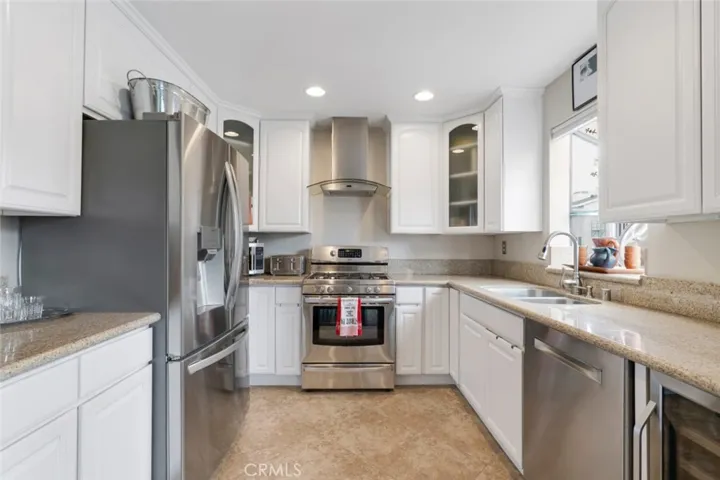 21125 Lassen Street 2, Chatsworth, California 91311