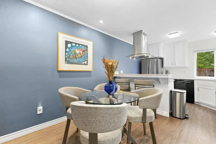 2033 Shadytree Lane, Encinitas, California 92024