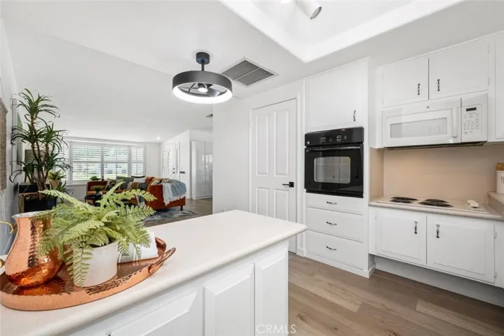 13721 Alderwood Lane 28f, Seal Beach, California 90740