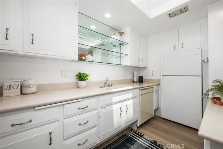 13721 Alderwood Lane 28f, Seal Beach, California 90740