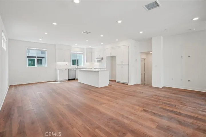 Great room on second floor. Appliances included.