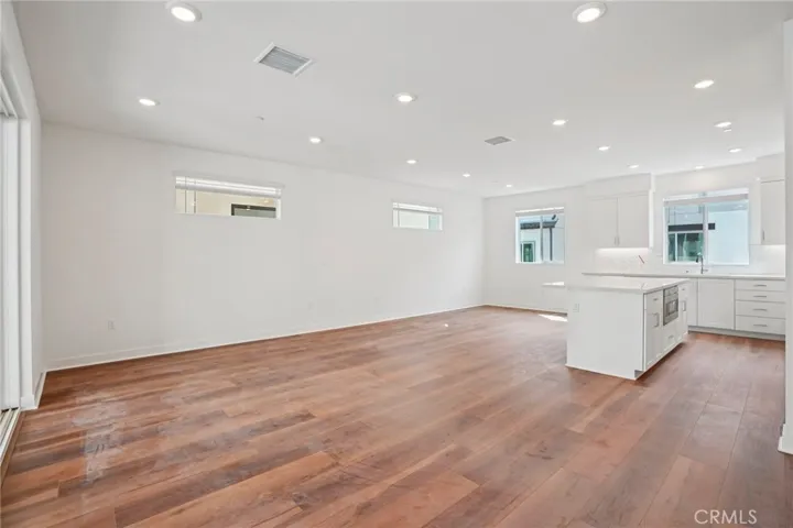 Great room on second floor. Appliances included.