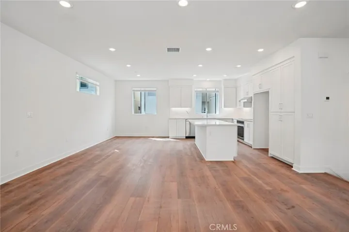 Great room on second floor. Appliances included.