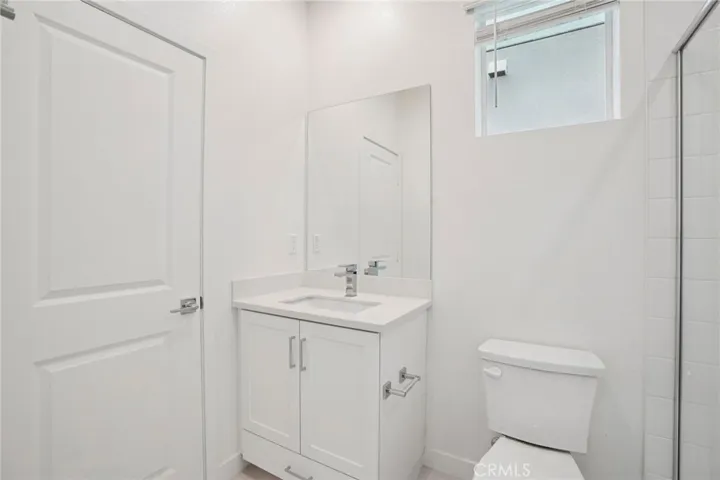 Junior primary suite bath