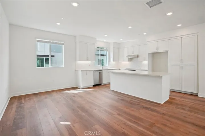 Great room on second floor. Appliances included.