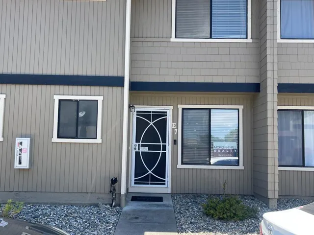 801 Nash Road E7, Hollister, California 95023
