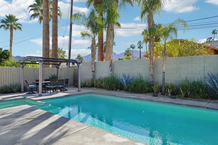 32-web-or-mls-Yucca Tree Dr-S3012-032