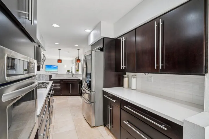 15-web-or-mls-Yucca Tree Dr-S3012-015