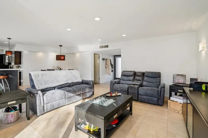 7-web-or-mls-Yucca Tree Dr-S3012-007
