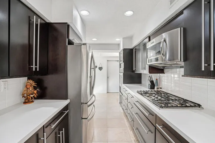 13-web-or-mls-Yucca Tree Dr-S3012-013