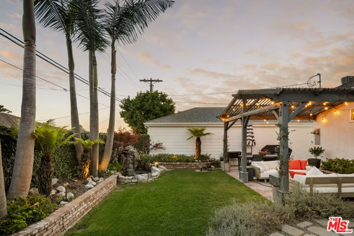 6332 W 84th Place, Los Angeles, California 90045