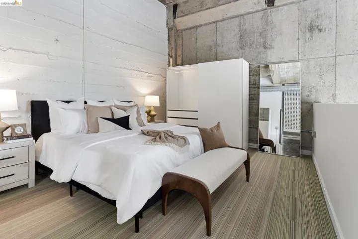 Loft with 2 closet systems