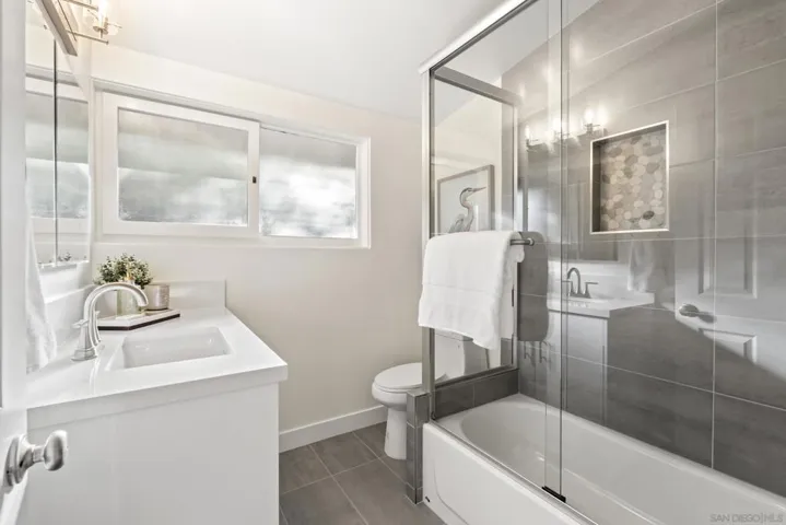 2nd bathroom
