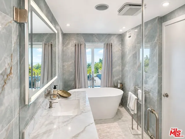 8380 Hollywood, Los Angeles, California 90069