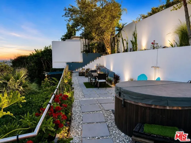 8380 Hollywood, Los Angeles, California 90069