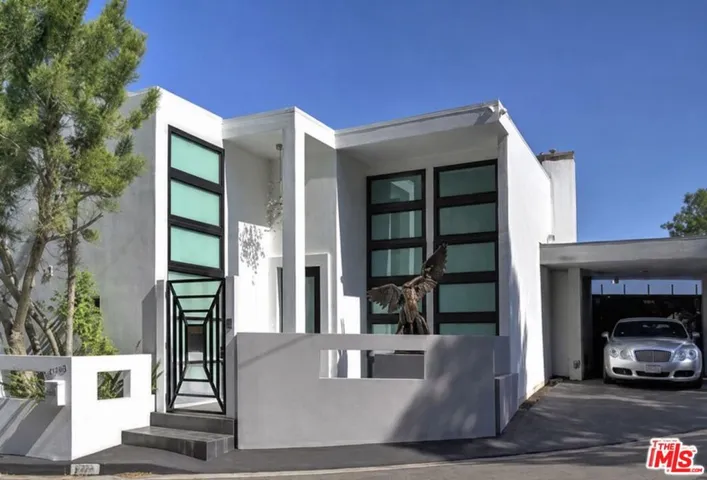 8380 Hollywood, Los Angeles, California 90069
