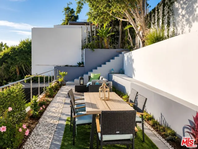 8380 Hollywood, Los Angeles, California 90069