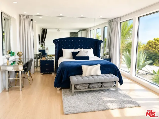 8380 Hollywood, Los Angeles, California 90069