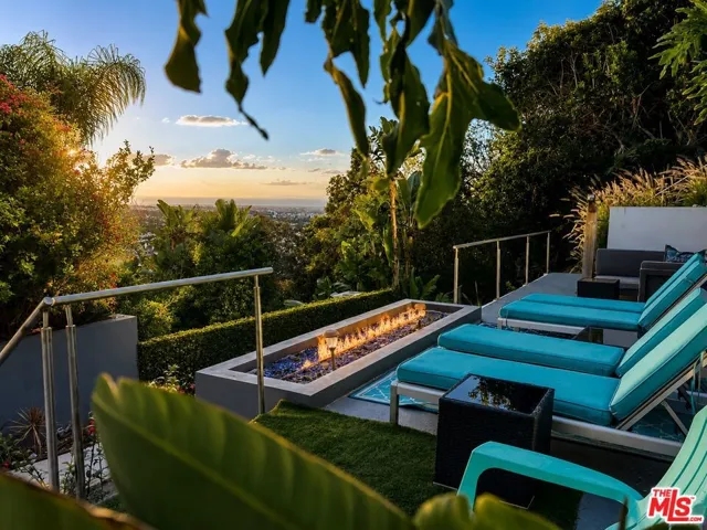8380 Hollywood, Los Angeles, California 90069