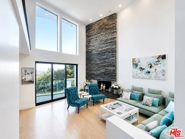 8380 Hollywood, Los Angeles, California 90069