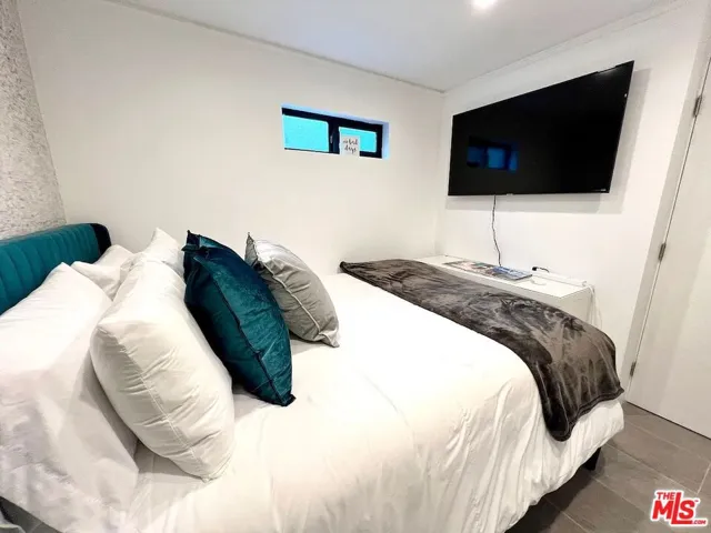 8380 Hollywood, Los Angeles, California 90069
