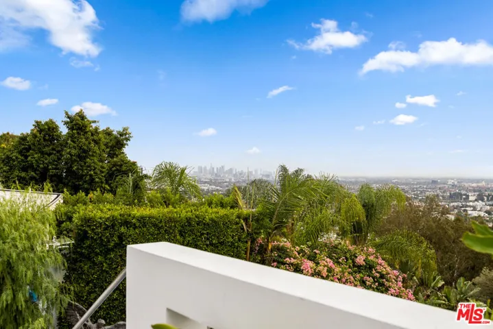 8380 Hollywood, Los Angeles, California 90069
