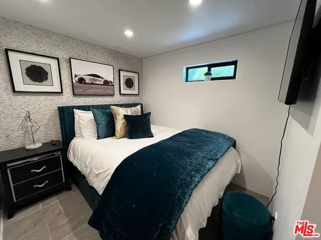 8380 Hollywood, Los Angeles, California 90069