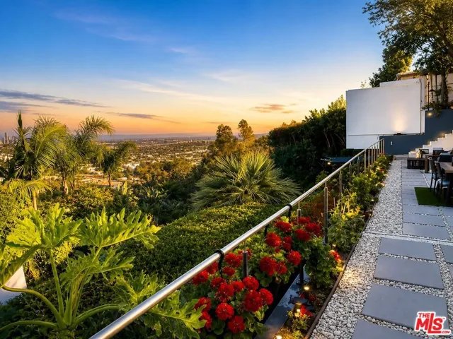 8380 Hollywood, Los Angeles, California 90069