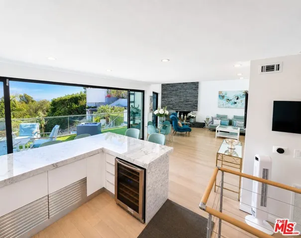 8380 Hollywood, Los Angeles, California 90069
