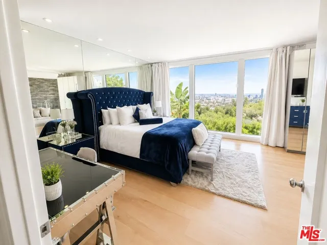 8380 Hollywood, Los Angeles, California 90069