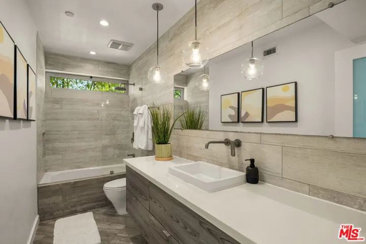 406 Grand Boulevard, Venice, California 90291