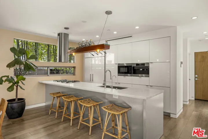 406 Grand Boulevard, Venice, California 90291