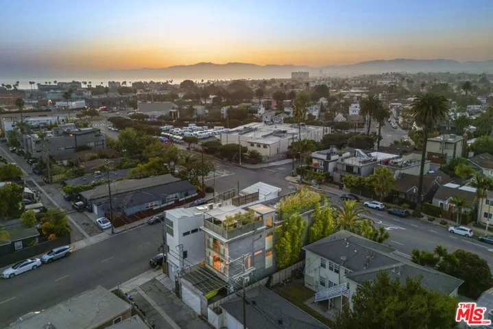 406 Grand Boulevard, Venice, California 90291