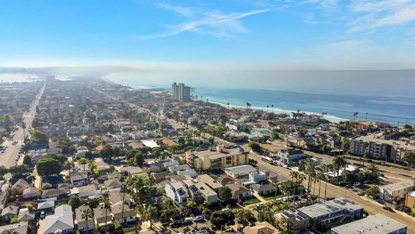 827 Opal Street, San Diego, California 92109