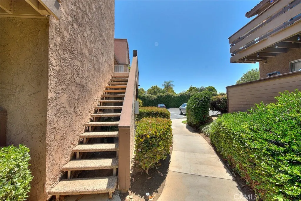1555 Border F, Corona, California 92882 — photo 5