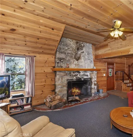 648 Crest Estates Drive, Lake Arrowhead, California 92352