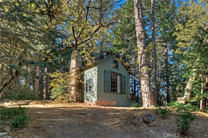 648 Crest Estates Drive, Lake Arrowhead, California 92352
