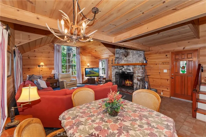 648 Crest Estates Drive, Lake Arrowhead, California 92352