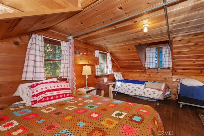 648 Crest Estates Drive, Lake Arrowhead, California 92352