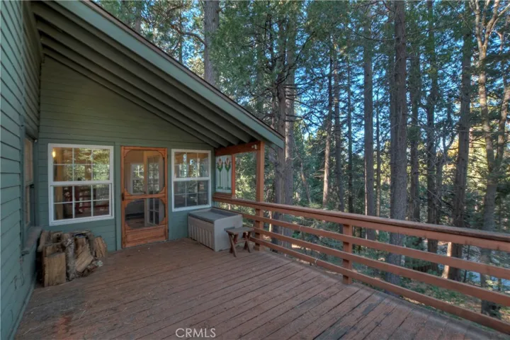 648 Crest Estates Drive, Lake Arrowhead, California 92352