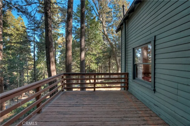 648 Crest Estates Drive, Lake Arrowhead, California 92352
