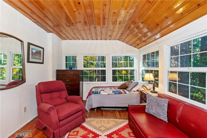 648 Crest Estates Drive, Lake Arrowhead, California 92352
